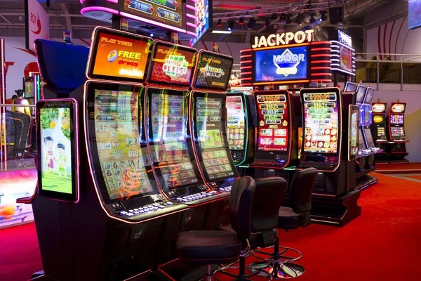 macau live login screen with 2FA code entry field on mobile